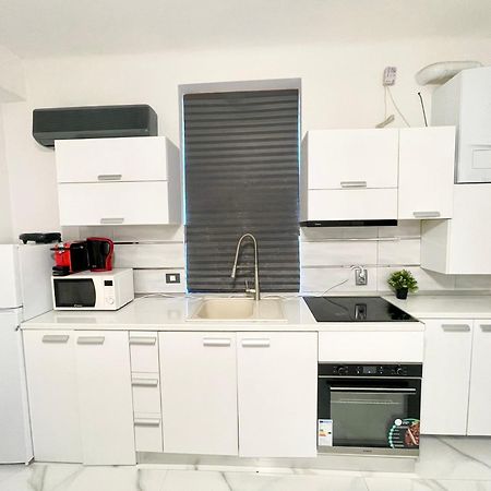 White 2 Apartment บูคาเรสต์ ภายนอก รูปภาพ